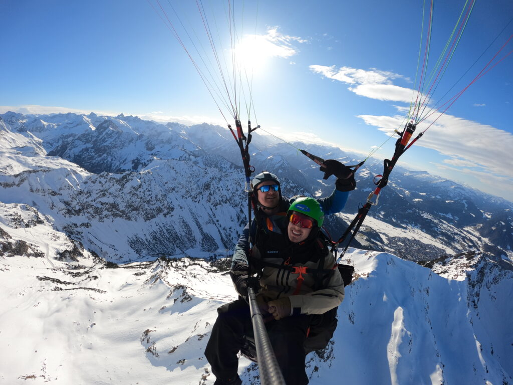 Winter Gleitschirm Tandemflug Paragliding Hoehenangst; Gleitschirmfliegen Allgäu
