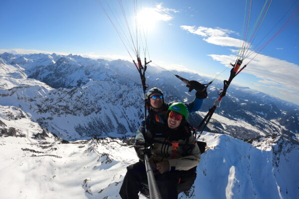 Gleitschirm Tandemflug Oberstdorf Winter Gleitschirm Tandemflug Paragliding Hoehenangst; Gleitschirmfliegen Allgäu